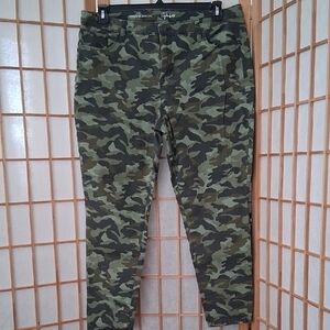 Style & Co.   Green Camo Cargo Pants